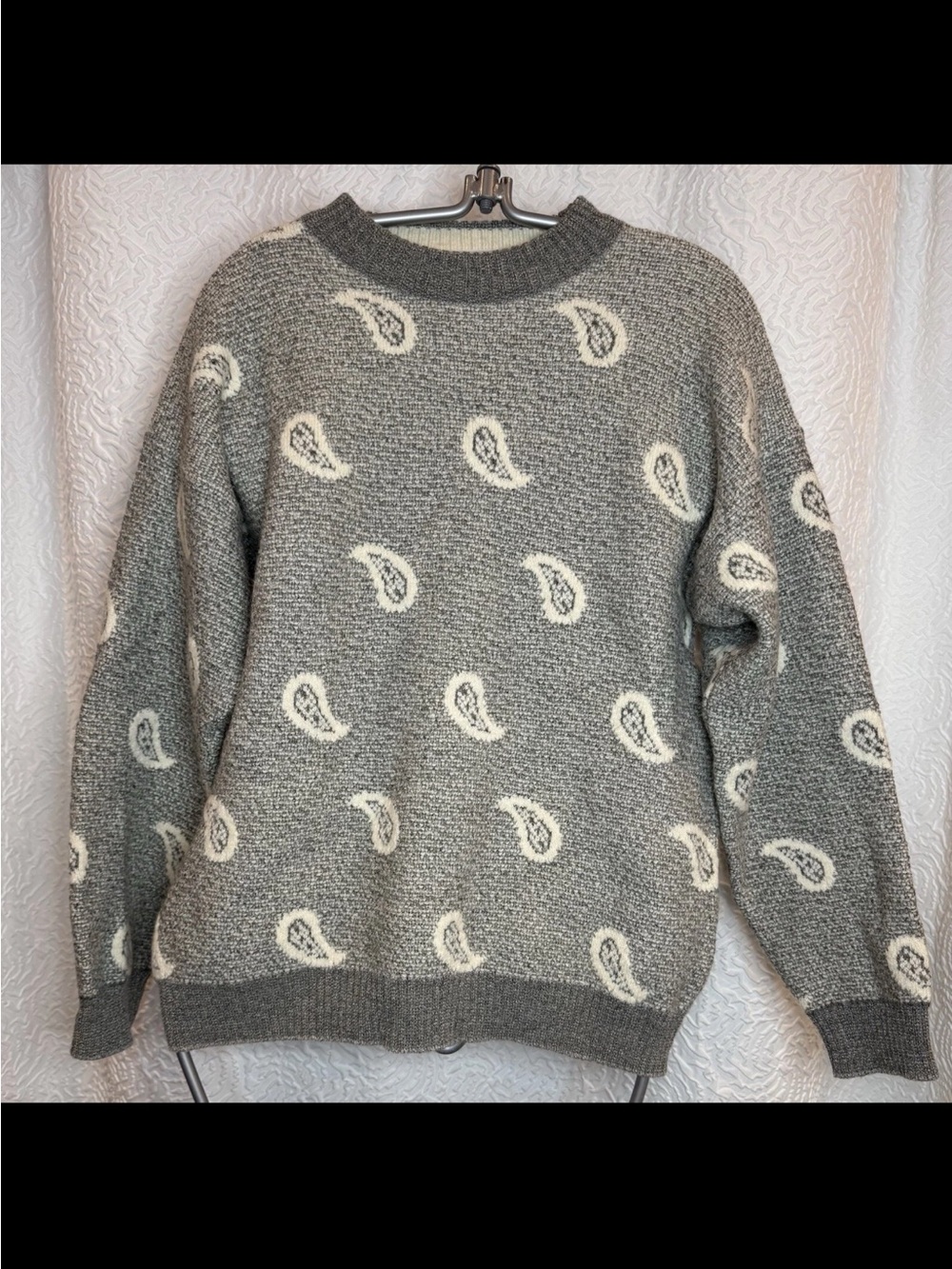 Vintage Men's Crewneck Sweater - Gray with Ivory Paisley Print